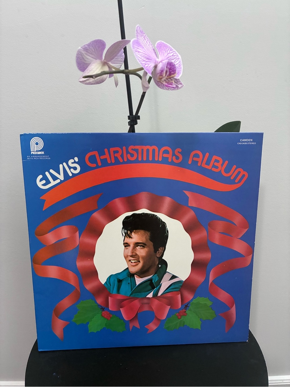 Elvis Christmas Album - Blue & Red Holiday Vinyl Cover